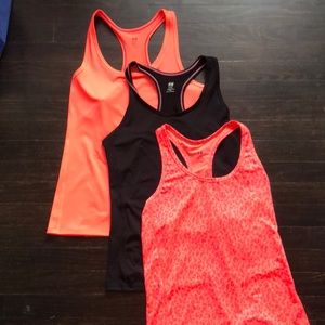 H&M workout tank top bundle